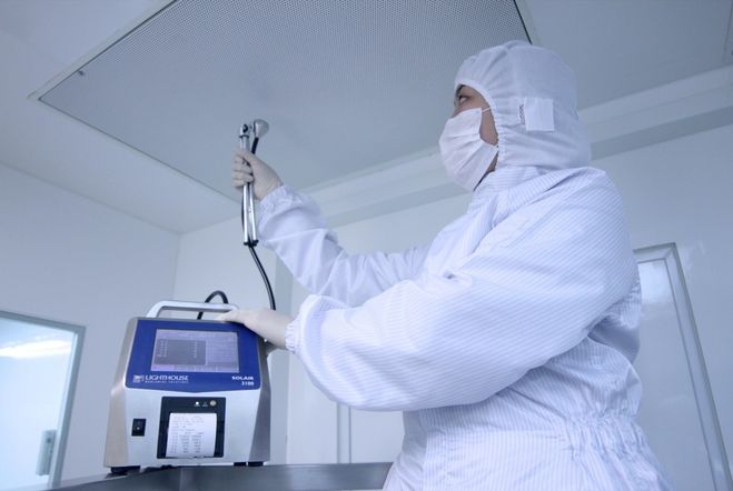 Clean room particle monitoring